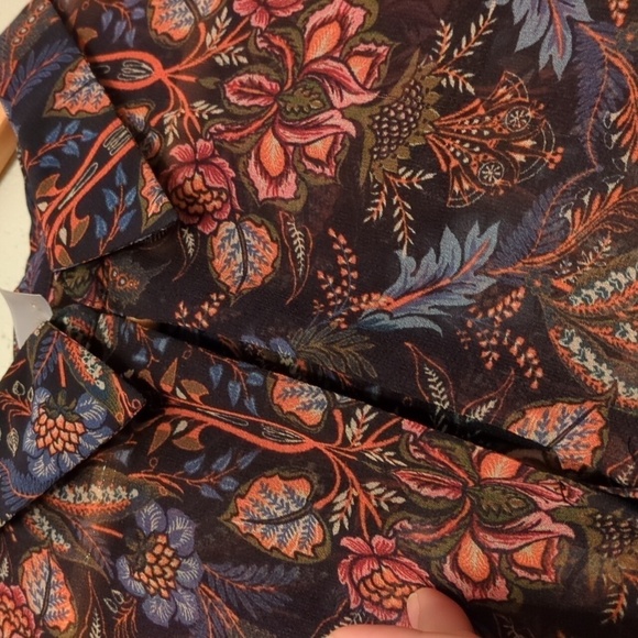 Ecru silk button down elegant blouse floral print - Picture 8 of 10